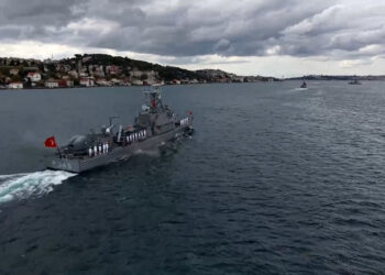 Preveze Deniz Zaferi’nin 488’inci yıl dönümünde İstanbul Boğazı’nda 15 gemiyle geçit töreni