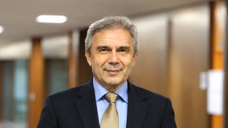 Prof. Dr. Harun Demirkaya: Topluma değer katan bir hayat, şiire açılan bir yürek