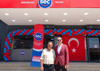 Seç Market’ten Hatay’da esnafa destek: Depremde bakkalını kaybetmişti, yeniden açtı