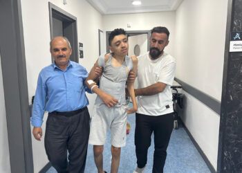 Skolyoz hastası Bünyamin, ameliyatla sağlığına kavuştu: Yeniden yürümeye başladı