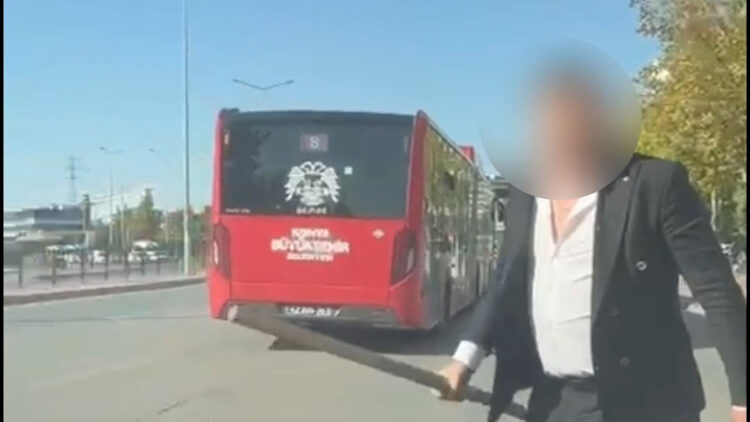Trafikte tartıştığı sürücüye sopayla saldırmaya kalkıştı: 380 bin TL ceza kesildi