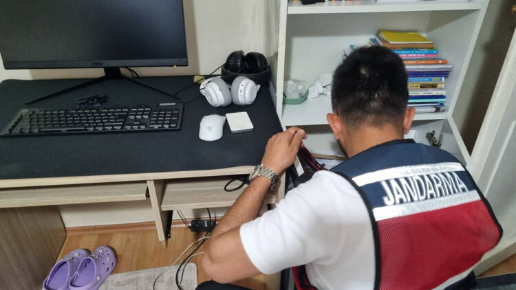 'Dragon Hackerz' isimli yasa dışı sorgu paneli operasyonunda 2 gözaltı