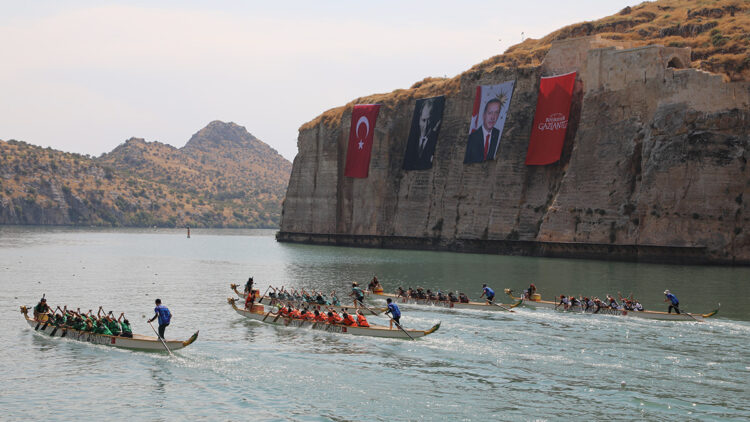 Gaziantep’te bu yıl 7’ncisi düzenlenen Uluslararası Rumkale Su Sporları Festivali, tarihi Rumkale’de gerçekleştirildi.