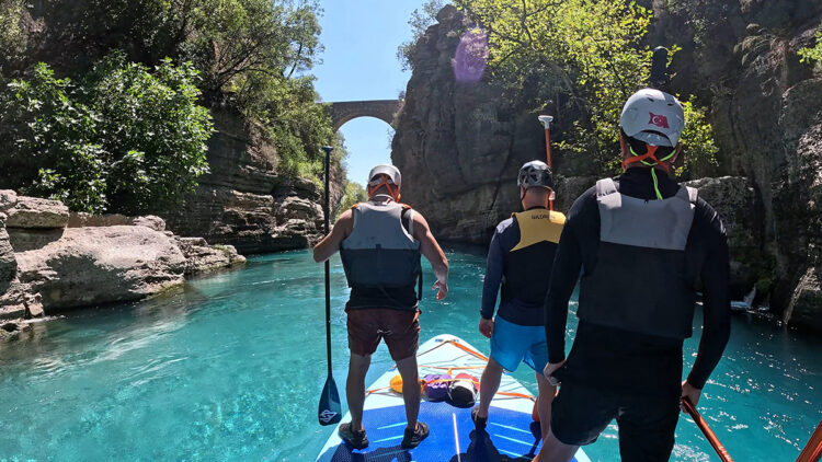 Köprülü Kanyon'da ilk Big SUP deneyimi: Rafting botlarıyla geçilen parkur, Big SUP'larla geçildi
