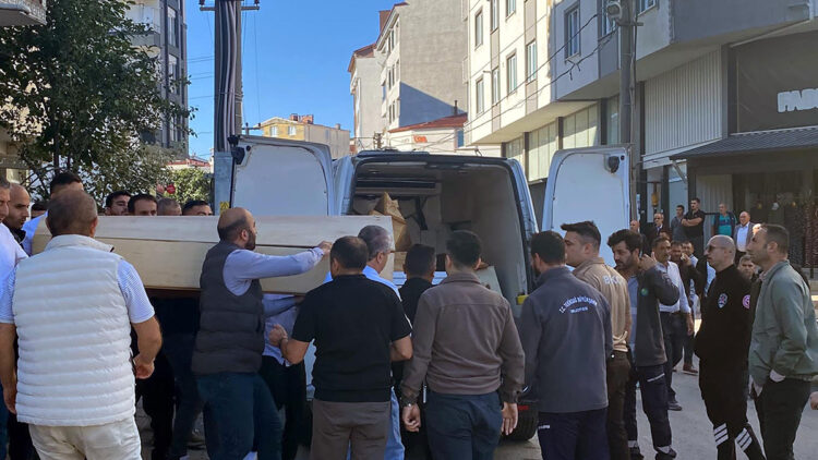 Tekirdağ'da yok artık dedirten olay: Tartıştığı eşini öldürüp, sabaha kadar başında bekledi