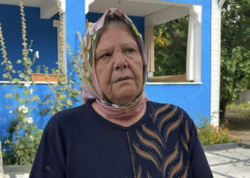 Çatı temizliği sırasında aynı aileden 4 kişiye arılar saldırdı
