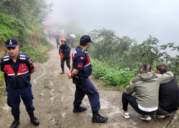 Trabzon'da heyelan; 1 kişi toprak altında kaldı