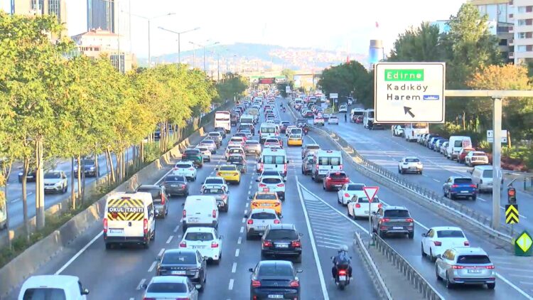 Ağustosta 171 bin 887 taşıtın trafiğe kaydı yapıldı