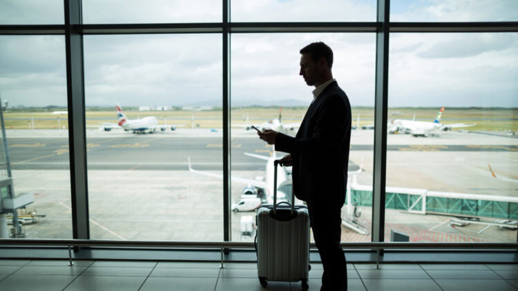 AJet, Londra Stansted seferlerinde iptal ve gecikmeler yaşanıyor