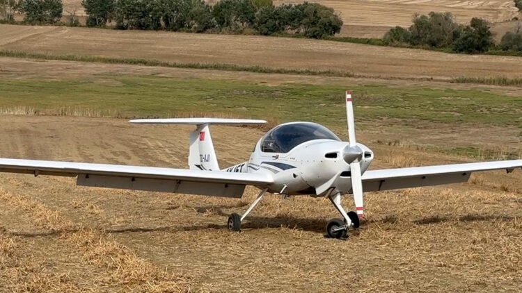 Tekirdağ'da eğitim uçağı, tarlaya zorunlu iniş yaptı