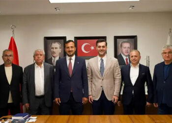 AK Parti'ye geçen Hüseyin Kazan’dan Üsküdar Belediyesi’ne sert eleştiriler