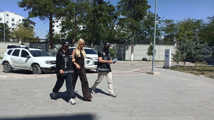 'Vanlı Haydar'ın gelini Çağla Öz Tançalan İstanbul'da gözaltına alındı, Van'a getirildi