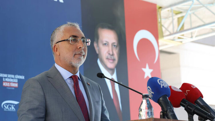 İŞKUR istihdamda öncülük etmeyi sürdürüyor: Ocak-ağustos ayları arasında 947 binden fazla işe yerleştirmeye aracılık etti