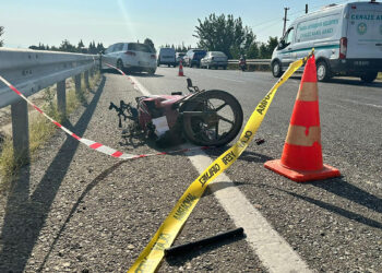 Otomobil motosiklete çarptı: 1 ölü; 1’i bebek 3 yaralı