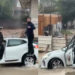 Sultanbeyli'de otomobil yağmur sonrası bir bölümü çöken yolda mahsur kaldı