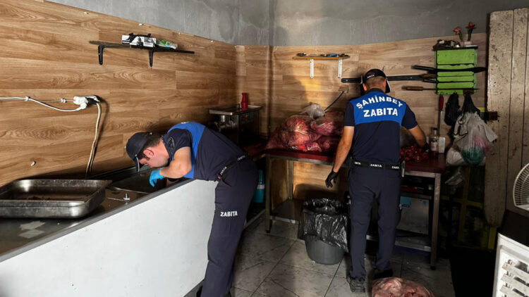 Halk sağlığında taviz yok: 500 kilo ciğer ve et imha edildi, işletme mühürlendi