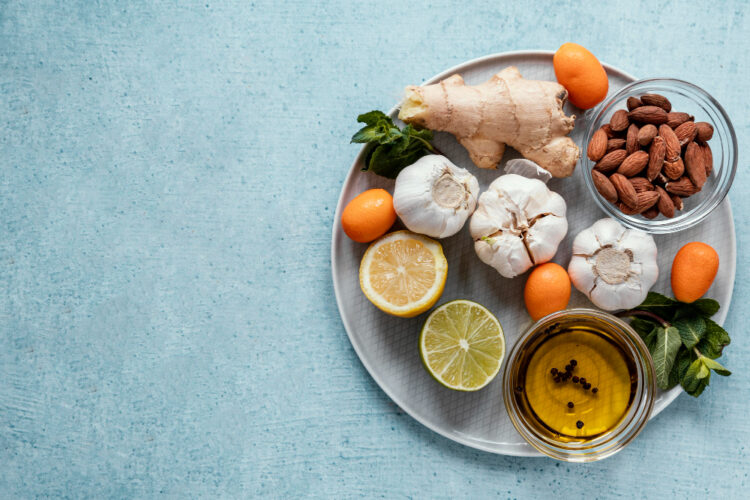 Doğal antibiyotik etkisiyle bilinen 12 besin: Sarımsak, zencefil, bal ve diğerleri gerçekten işe yarıyor mu?
