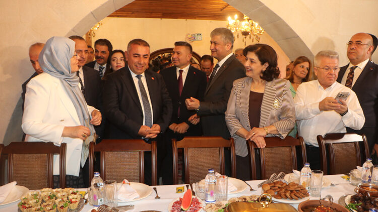 10’uncu Uluslararası Adana Lezzet Festivali başladı
