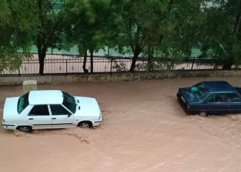 Adıyaman'da şiddetli sağanak! Yol çöktü, ev ve iş yerlerini su bastı
