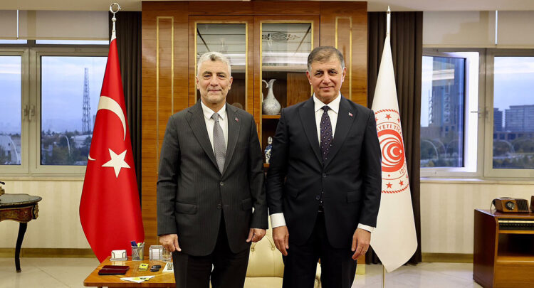 Bakan Bolat, İzmir Büyükşehir Belediye Başkanı Tugay ile görüştü