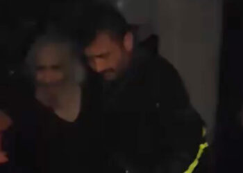 Beykoz’da su basan evde mahsur kalan kişi kurtarıldı