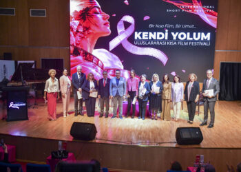 52 ülkeden 435 film, meme kanseri farkındalığı için yarıştı