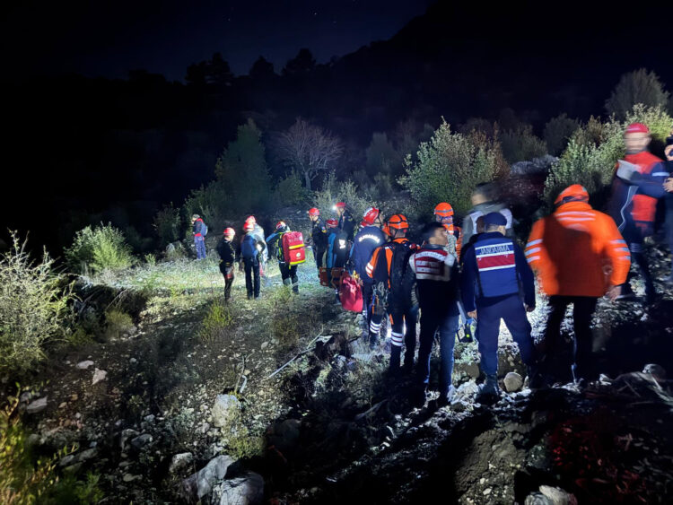 Isparta’da kanyonda kaybolan 14 kişilik İHH ekibinden acı haber! 1 ölü, 13 kişi mahsur