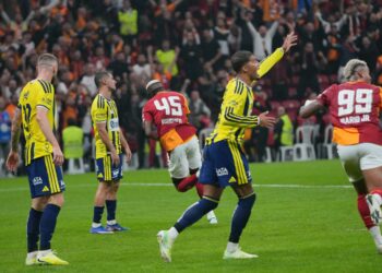 Galatasaray Fenerbahçe maç sonucu: Dev derbide Galatasaray kazandı!
