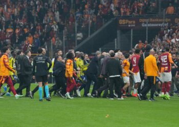Galatasaray'dan Fenerbahçe'ye derbi sonrası sert yanıt: “Yavuz hırsız ev sahibini bastırırmış!”