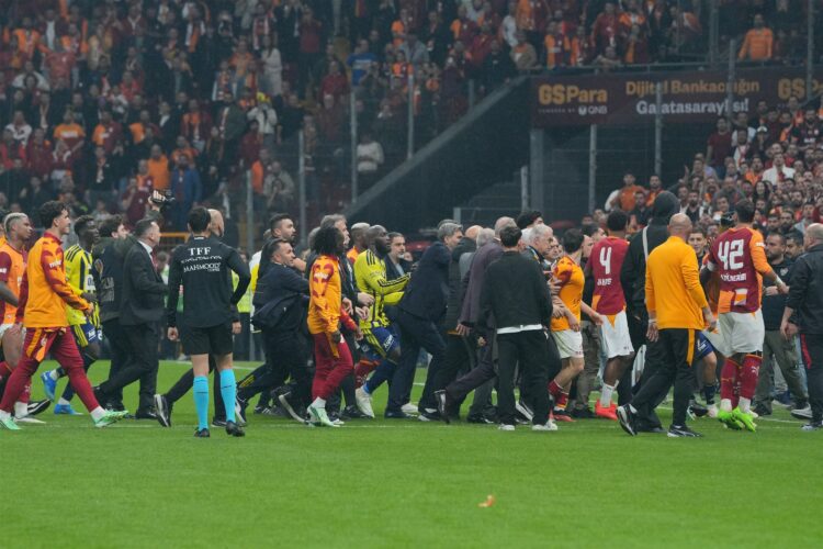 Galatasaray'dan Fenerbahçe'ye derbi sonrası sert yanıt: “Yavuz hırsız ev sahibini bastırırmış!”