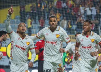 Bugün hangi maçlar var? 17 Ekim Cumartesi spor gündemi: Galatasaray, Fenerbahçe ve Beşiktaş sahada!