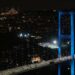 İstanbul Boğazı’ndaki köprüler turkuaz renge büründü