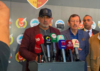 Kayserispor Başkanı Ali Çamlı’dan Selçuk Şahin’e sert tepki: Aklını başına alsın!