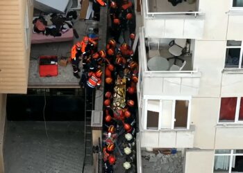 Maltepe’de çöken binada son durum: 11 kişi çıkarıldı, 3 kişi enkaz altında