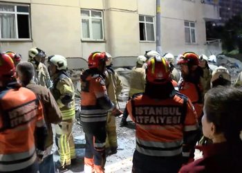 Maltepe'de 6 katlı bina çöktü; arama kurtarma çalışması