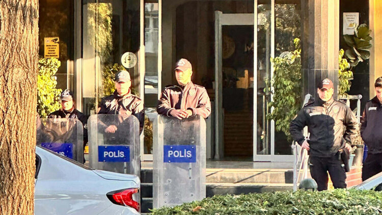 Milas Belediyesi operasyonunda gözaltı sayısı 35'e yükseldi! Başkan ve oğlu da soruşturmada