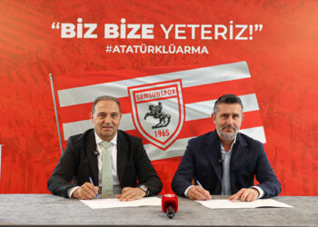 Samsunspor'da Nenad Bjelica dönemi resmen başladı! Hırvat teknik adam imzayı attı