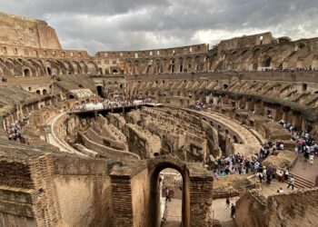 Troya'nın 5 bin yıllık hazineleri Roma'da milyonlarla buluştu! Kolezyum'da tarihi sergi