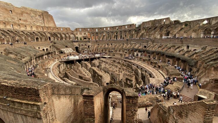 Troya'nın 5 bin yıllık hazineleri Roma'da milyonlarla buluştu! Kolezyum'da tarihi sergi