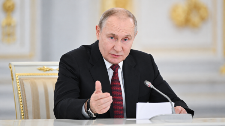 Putin: ABD'ye ve dünyaya petrol tedarik etmeye hazırız