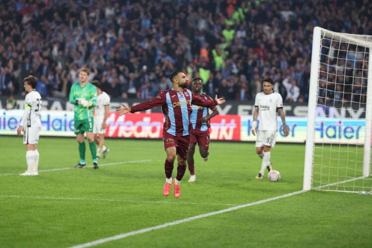 Trabzonspor, Beşiktaş'ı 2-0 mağlup etti! Thomas Reis, Süper Lig tarihine geçti