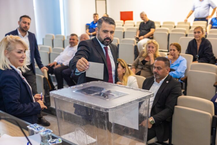 Mezitli Belediyesi'nde başkan vekili belli oldu! CHP'li Turgut Selağzı seçildi