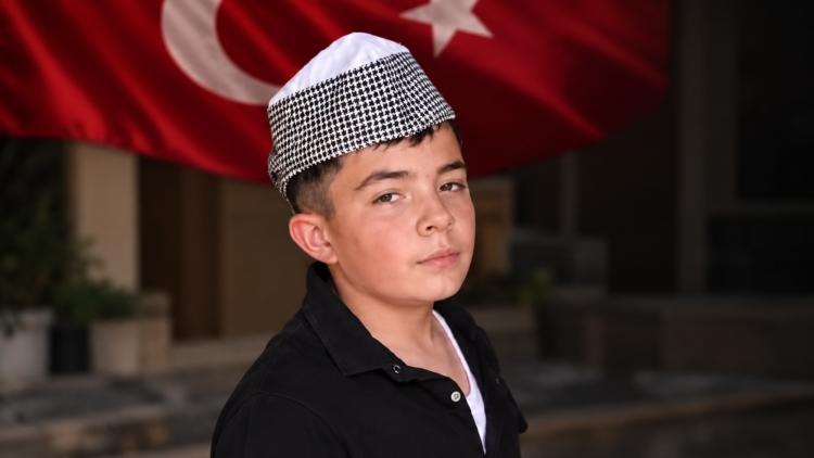Otomobilin çarptığı Muhammed toprağa verildi