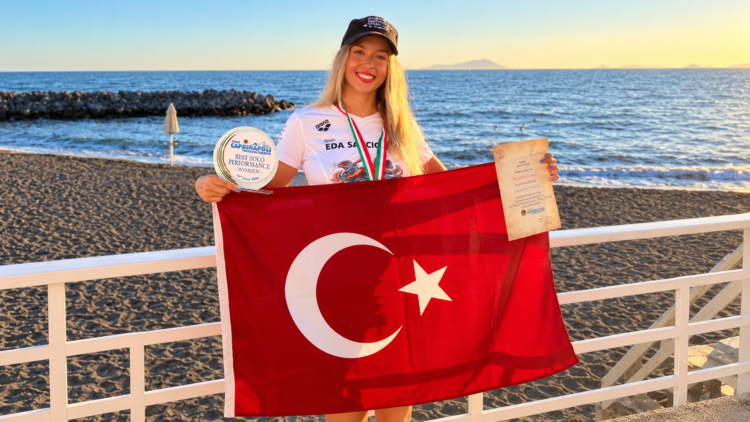 Eda Savcıgil, Catalina Kanalı'nı rekorla yüzdü