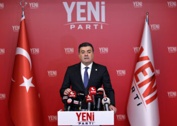 Zeynel Emre'den Murat Kurum'a Ayazağa tepkisi: “ÇED kararını onaylayan da ruhsatı veren de sensin!”