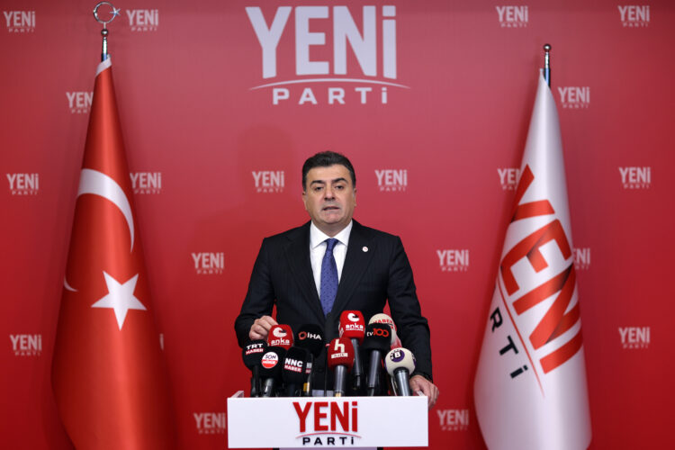 Zeynel Emre'den Murat Kurum'a Ayazağa tepkisi: “ÇED kararını onaylayan da ruhsatı veren de sensin!”