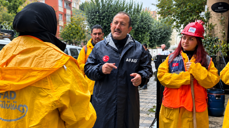 Türkiye genelinde şiddetli yağış alarmı! AFAD 60 bin personel ve 8 bin 927 araçla sahada