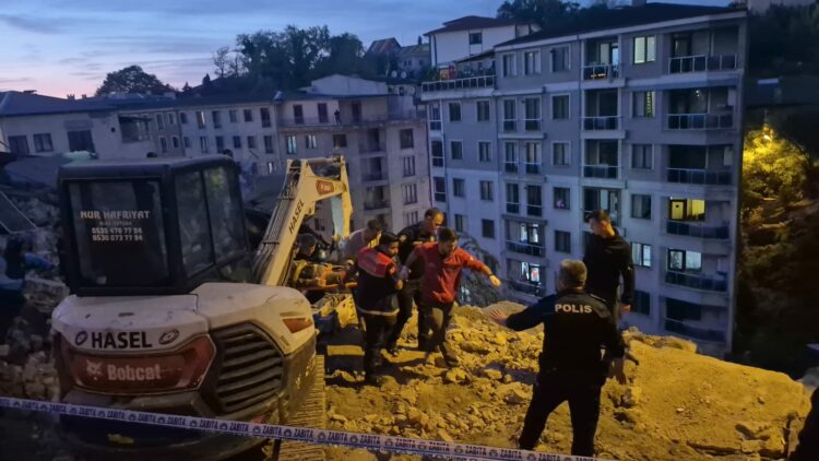 Zonguldak'ta korkunç olay! 2 katlı bina çöktü: Enkazdan acı haber geldi
