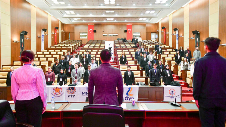 ABB bağımlılıkla mücadele politikalarını gençlerle geliştirecek: Bağımlılığa karşı çözüm önerileri konuşuldu