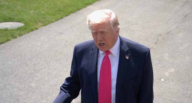 Trump'tan petrol fiyatları açıklaması: "İran petrol fiyatlarını yükseltmek için her yolu deniyor"
